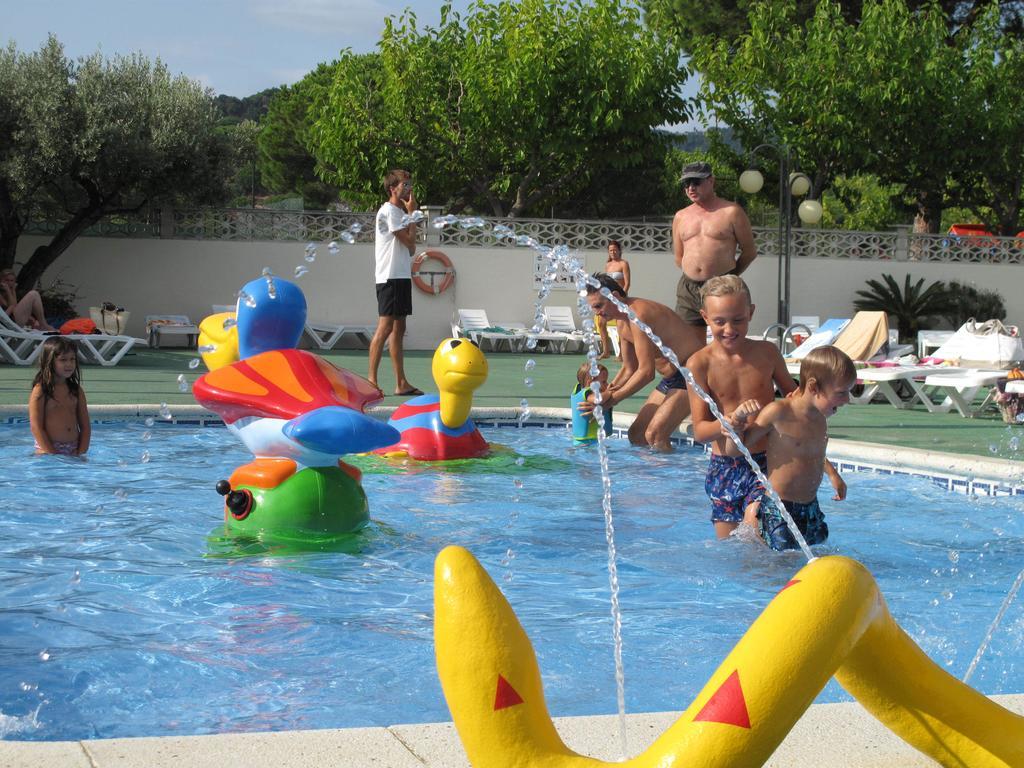 Camping Roca Grossa Calella Eksteriør billede